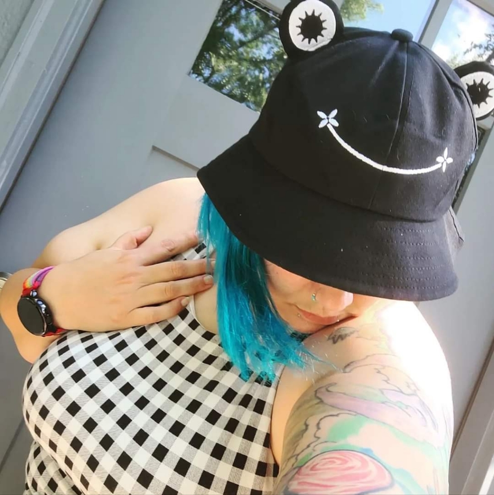 Meet your Posher, Becka